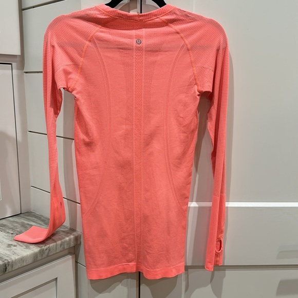 (2027)  🍋 LULULEMON RUN: Swiftly Tech Long Sleeve Crew Sz 4 *EUC - Picture 9 of 10